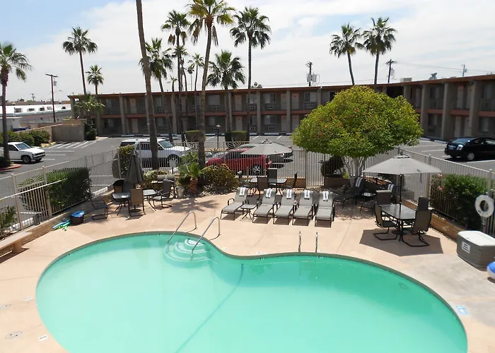 Quality & Phoenix Nw - Sun Hotel Youngtown