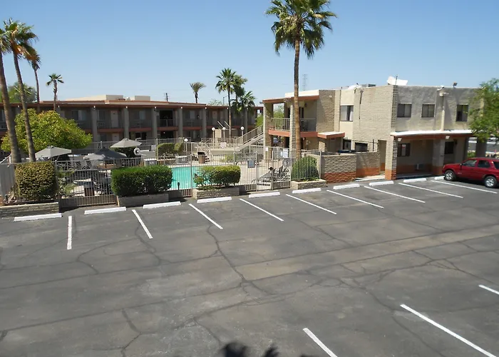 Hotel Quality & Phoenix Nw - Sun 3*