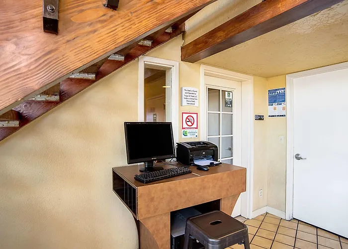 Hotel Quality & Phoenix Nw - Sun 3*