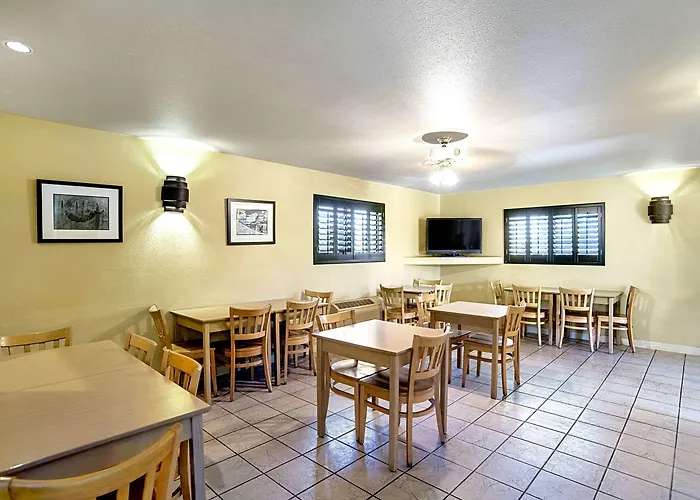 Quality & Phoenix Nw - Sun Hotel 3*