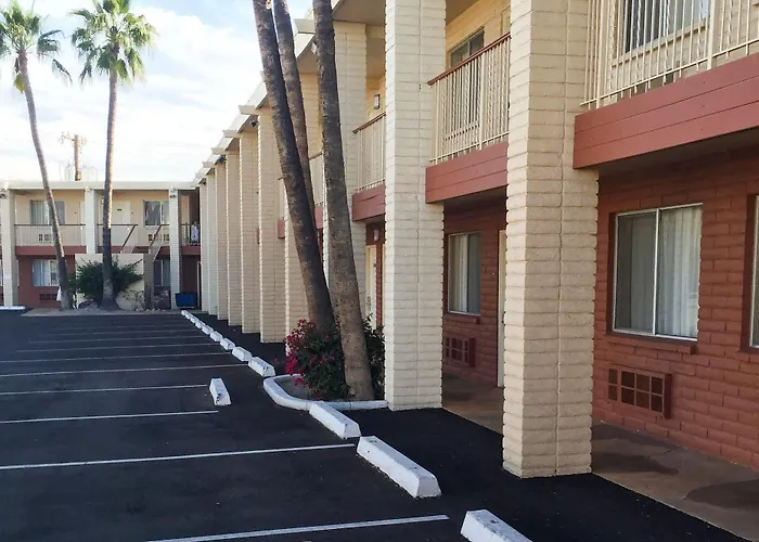 Hotel Quality & Phoenix Nw - Sun 3*
