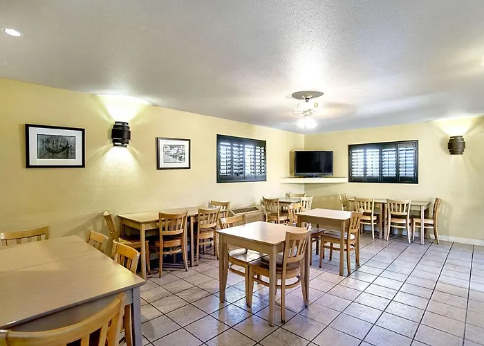Quality & Phoenix Nw - Sun Hotel 3*