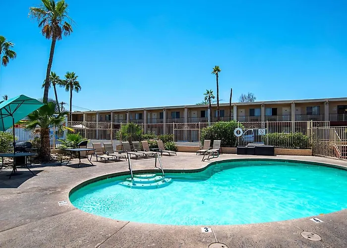 Quality & Phoenix Nw - Sun Hotel